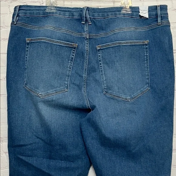 Good American Always Fits Good Legs Crop 28-32 - Picture 7 of 15